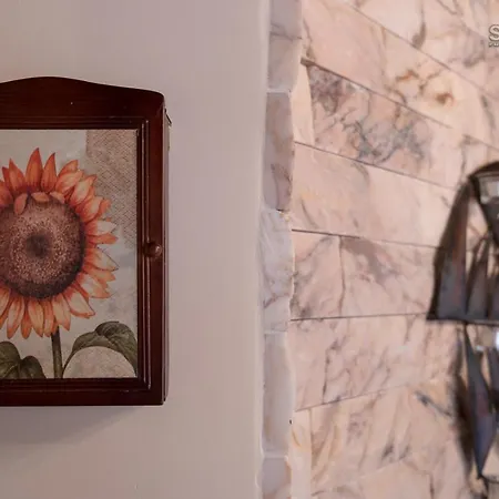 Konstantina شقة Petrití