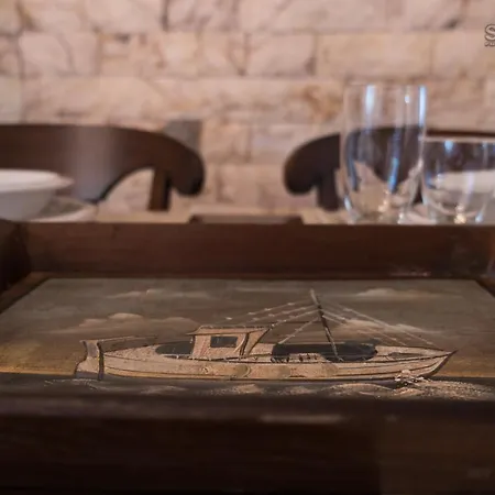 Konstantina شقة Petrití