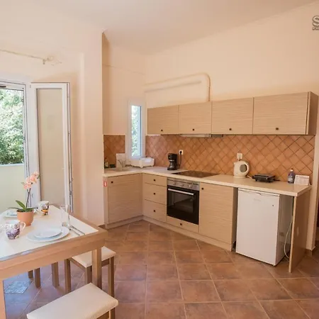 Konstantina شقة Petrití