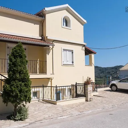 アパート Konstantina