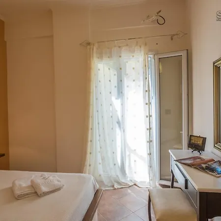 Konstantina アパート Petrití