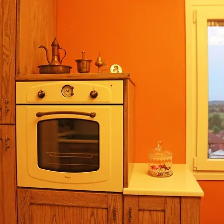 Konstantina Apartmán Petrití