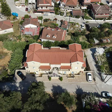 Konstantina דירה Petrití