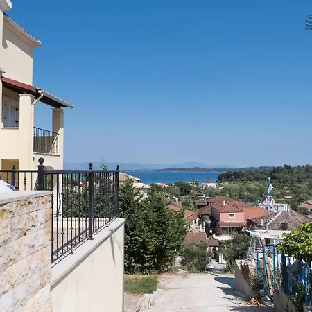 Konstantina דירה Petrití