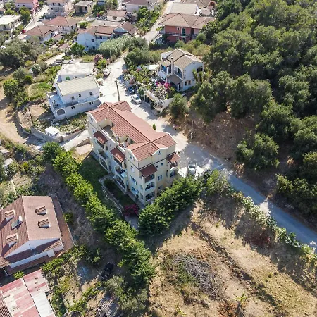 Konstantina Διαμέρισμα Petrití